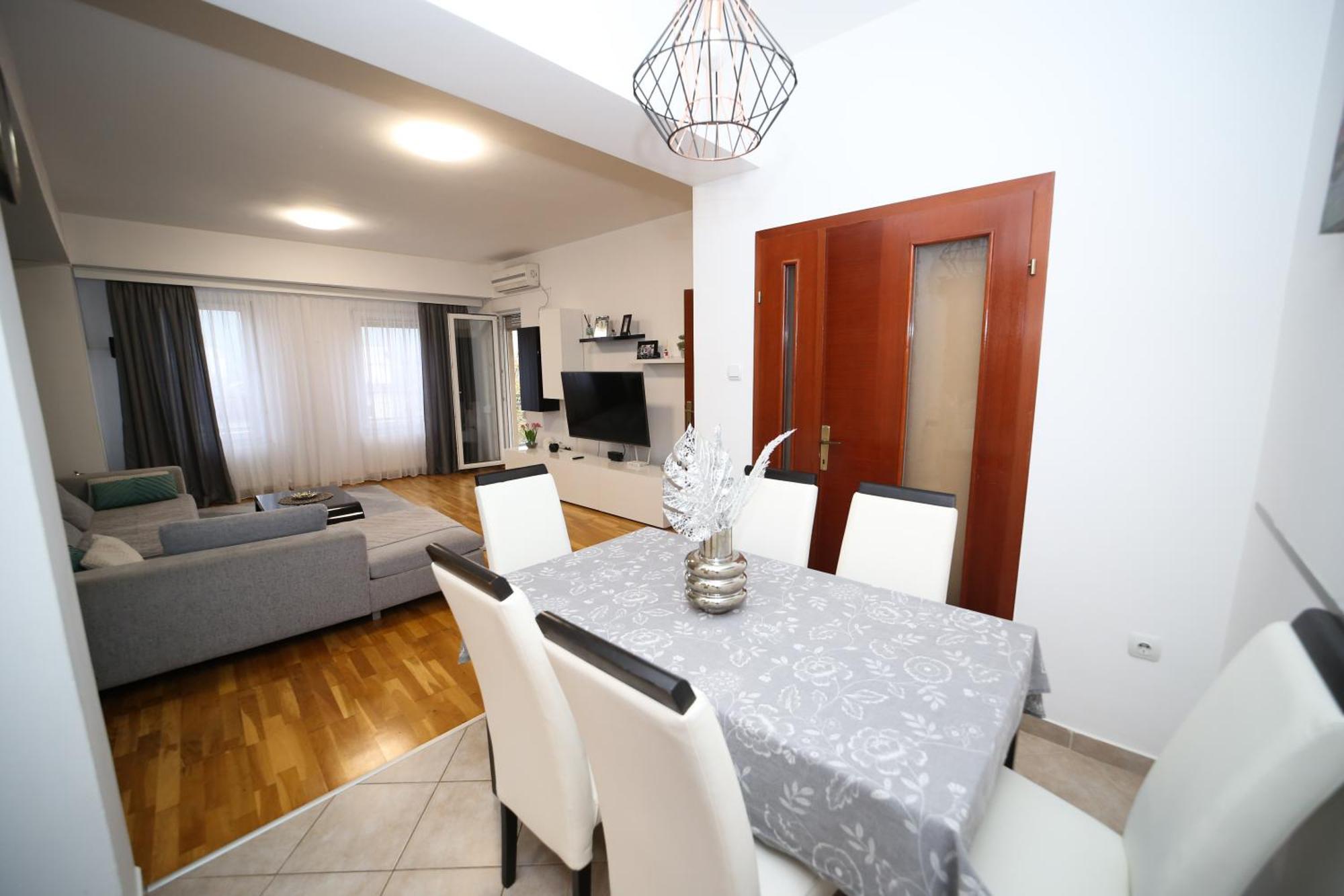 Iva Lux Stan Na Dan Appartement Banja Luka Buitenkant foto